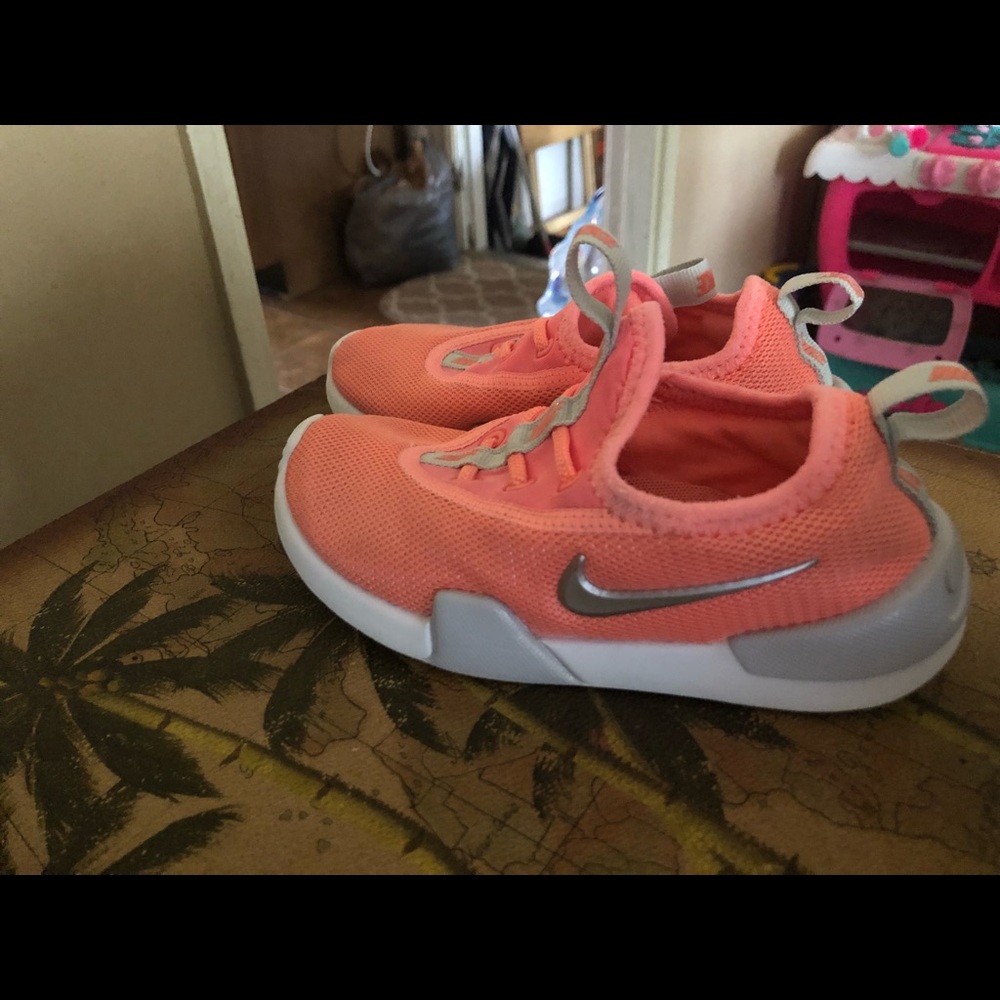 Toddler girl Nike shoes